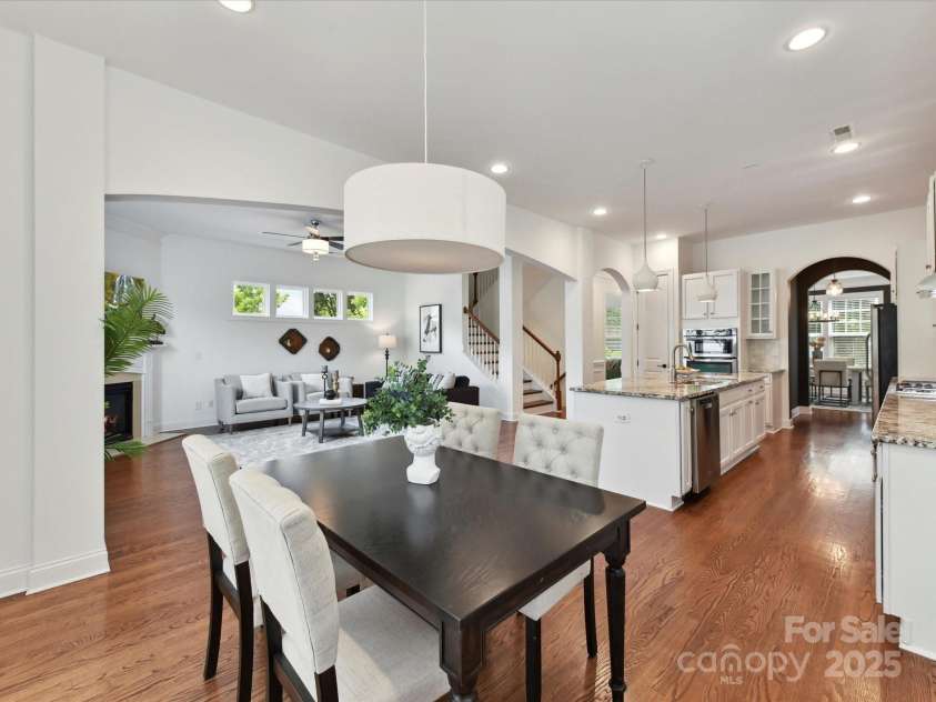 4732 Water Oak Road, Charlotte, NC 28211.  MLS# CAR4264819, YatesRealty ID 16561. 