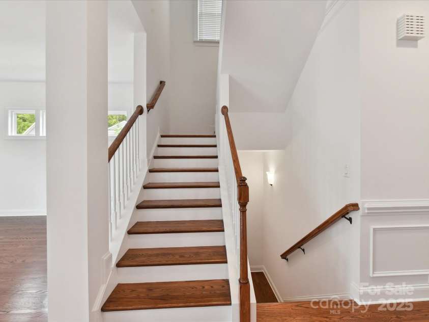 4732 Water Oak Road, Charlotte, NC 28211.  MLS# CAR4264819, YatesRealty ID 16561. 