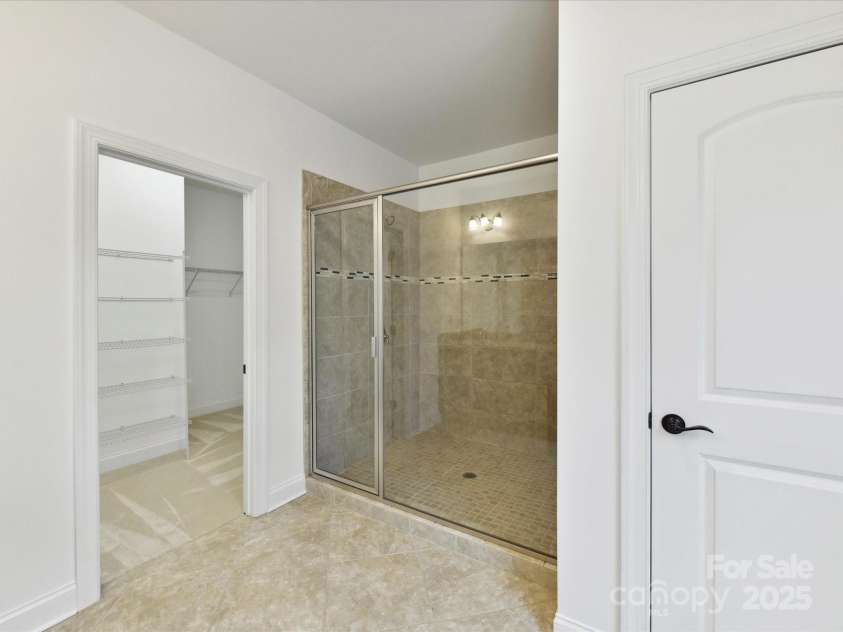 4732 Water Oak Road, Charlotte, NC 28211.  MLS# CAR4264819, YatesRealty ID 16561. 