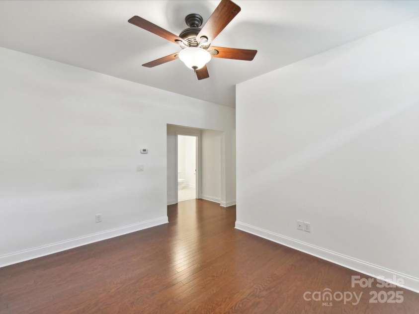 4732 Water Oak Road, Charlotte, NC 28211.  MLS# CAR4264819, YatesRealty ID 16561. 