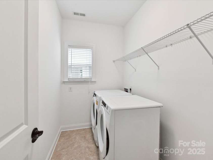 4732 Water Oak Road, Charlotte, NC 28211.  MLS# CAR4264819, YatesRealty ID 16561. 