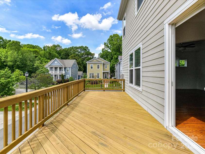 4732 Water Oak Road, Charlotte, NC 28211.  MLS# CAR4264819, YatesRealty ID 16561. 