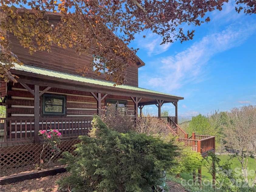 564 Nettles Ridge Road, Banner Elk, NC 28604.  MLS# CAR4374595, YatesRealty ID 16561. 