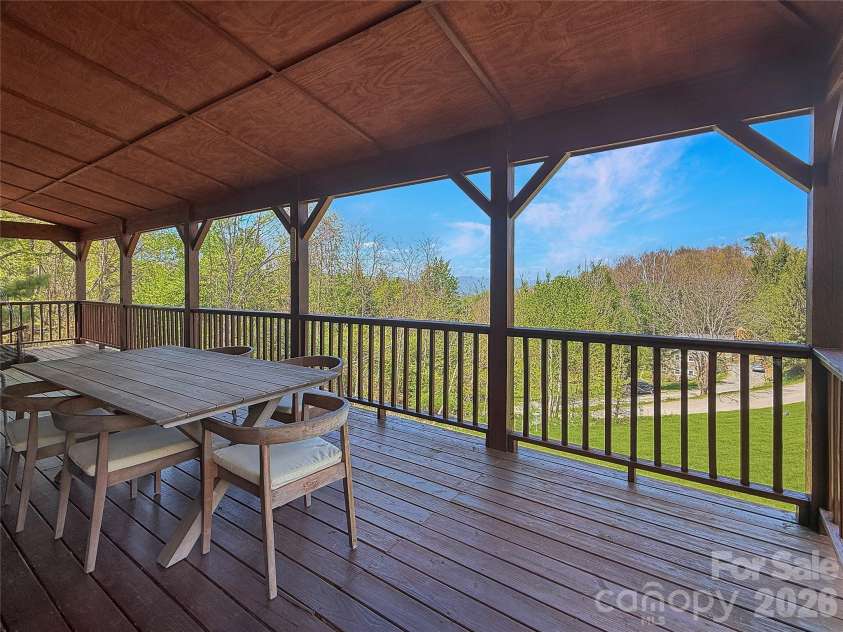 564 Nettles Ridge Road, Banner Elk, NC 28604.  MLS# CAR4374595, YatesRealty ID 16561. 