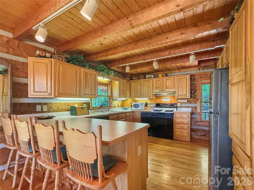 564 Nettles Ridge Road, Banner Elk, NC 28604.  MLS# CAR4374595, YatesRealty ID 16561. 