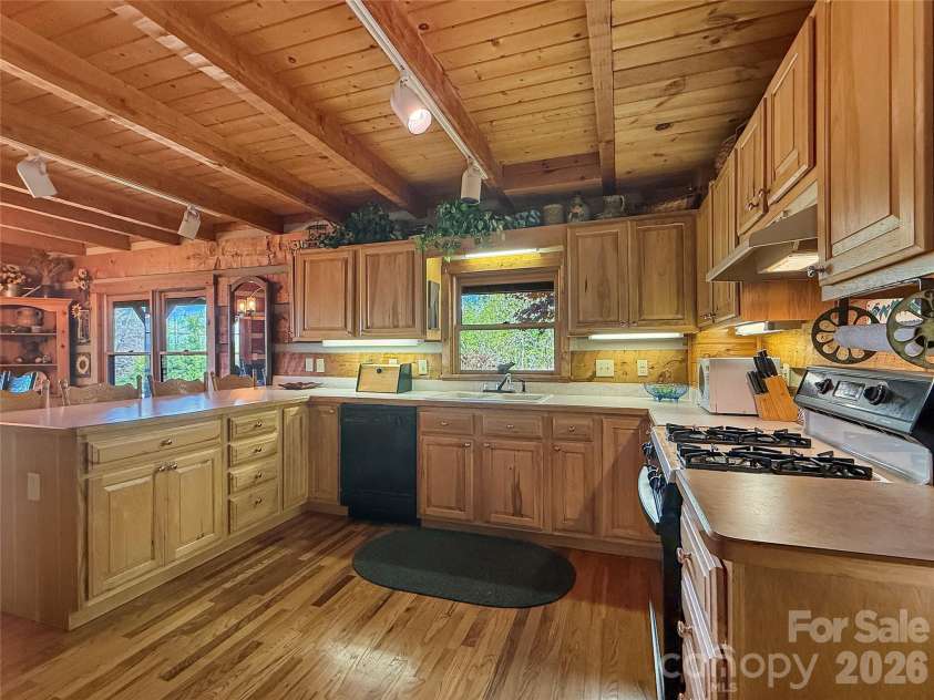 564 Nettles Ridge Road, Banner Elk, NC 28604.  MLS# CAR4374595, YatesRealty ID 16561. 