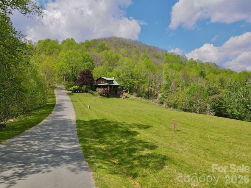 564 Nettles Ridge Road, Banner Elk, NC 28604.  MLS# CAR4374595, YatesRealty ID 16561. 