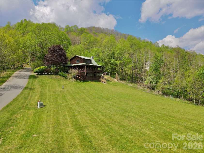 564 Nettles Ridge Road, Banner Elk, NC 28604.  MLS# CAR4374595, YatesRealty ID 16561. 