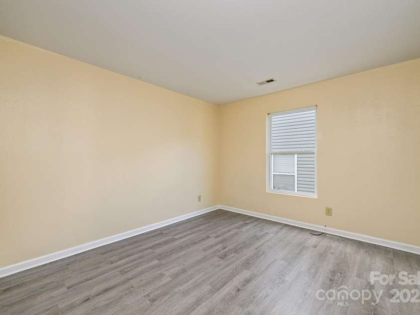 4521 Palustris Court, Charlotte, NC 28269.  MLS# CAR4259563, YatesRealty ID 16562. 