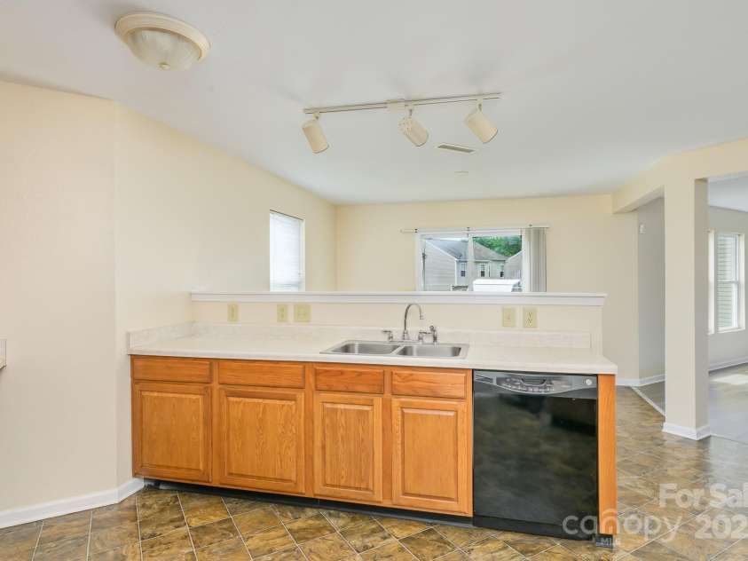 4521 Palustris Court, Charlotte, NC 28269.  MLS# CAR4259563, YatesRealty ID 16562. 
