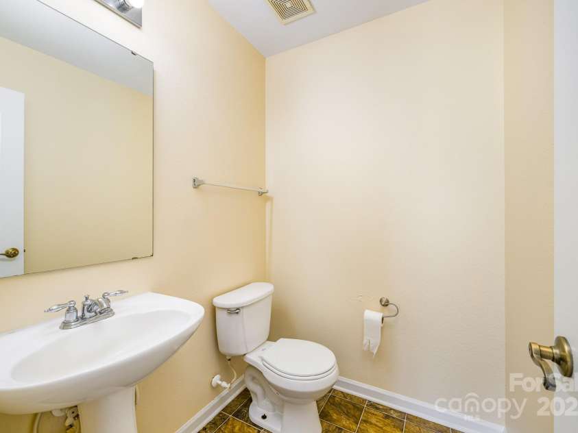 4521 Palustris Court, Charlotte, NC 28269.  MLS# CAR4259563, YatesRealty ID 16562. 