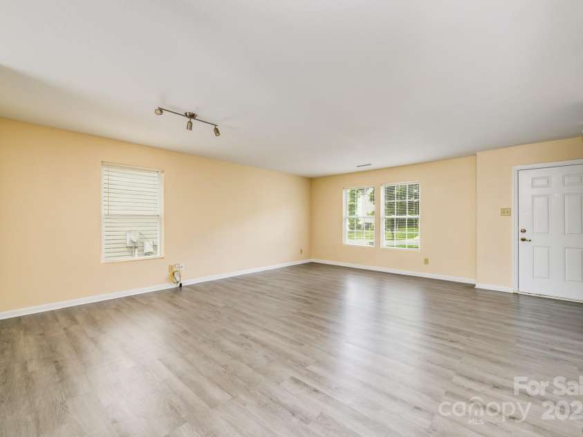 4521 Palustris Court, Charlotte, NC 28269.  MLS# CAR4259563, YatesRealty ID 16562. 