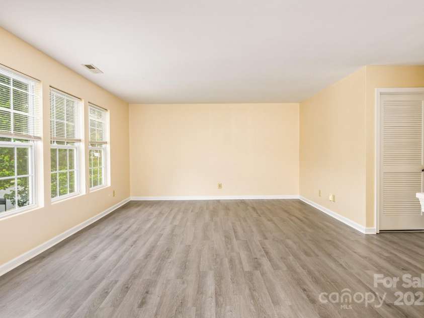 4521 Palustris Court, Charlotte, NC 28269.  MLS# CAR4259563, YatesRealty ID 16562. 