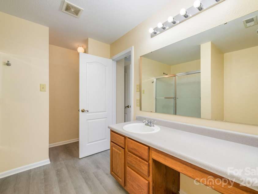 4521 Palustris Court, Charlotte, NC 28269.  MLS# CAR4259563, YatesRealty ID 16562. 