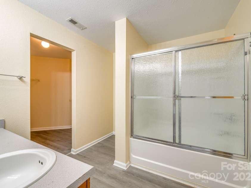 4521 Palustris Court, Charlotte, NC 28269.  MLS# CAR4259563, YatesRealty ID 16562. 