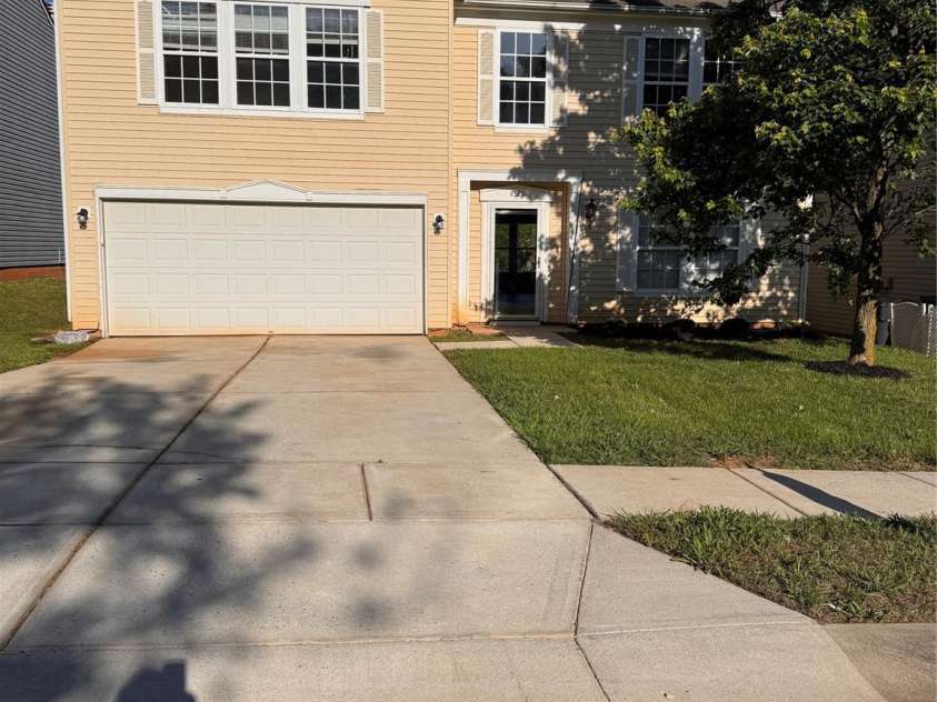 4521 Palustris Court, Charlotte, NC 28269.  MLS# CAR4259563, YatesRealty ID 16562. 