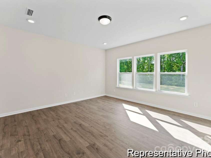 122 Peak View Road, Statesville, NC 28677.  MLS# CAR4374716, YatesRealty ID 16563. 