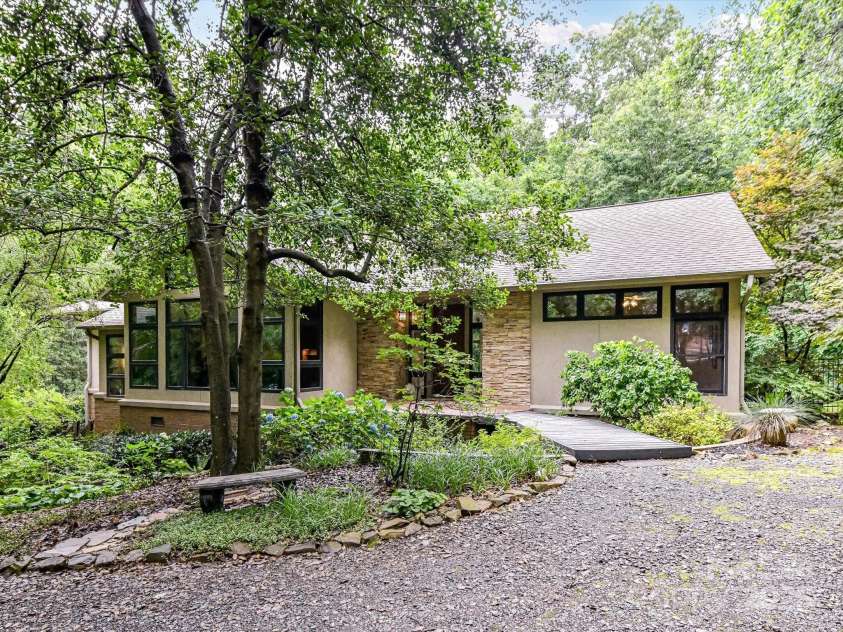218 Point Carpenter Road, Fort Mill, SC 29707.  MLS# CAR4259667, YatesRealty ID 16564. 
