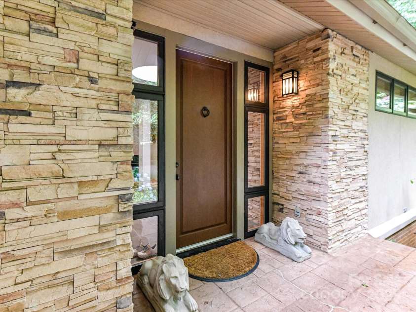218 Point Carpenter Road, Fort Mill, SC 29707.  MLS# CAR4259667, YatesRealty ID 16564. 