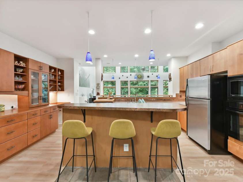 218 Point Carpenter Road, Fort Mill, SC 29707.  MLS# CAR4259667, YatesRealty ID 16564. 