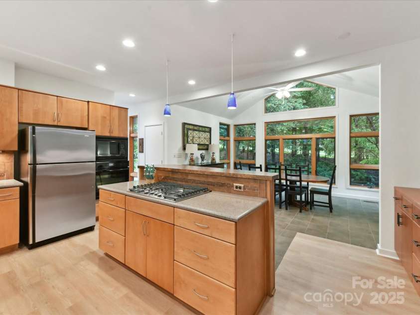 218 Point Carpenter Road, Fort Mill, SC 29707.  MLS# CAR4259667, YatesRealty ID 16564. 