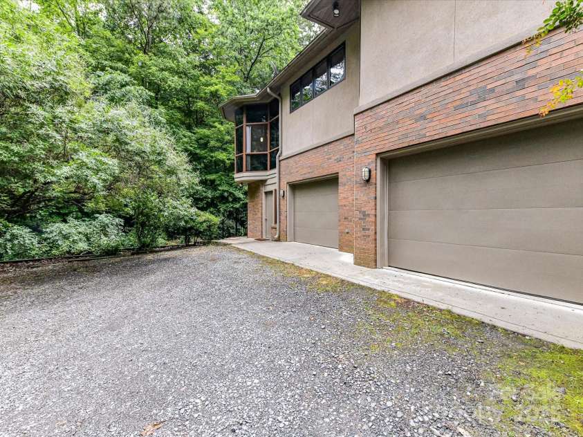 218 Point Carpenter Road, Fort Mill, SC 29707.  MLS# CAR4259667, YatesRealty ID 16564. 