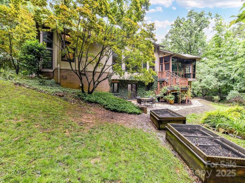218 Point Carpenter Road, Fort Mill, SC 29707.  MLS# CAR4259667, YatesRealty ID 16564. 