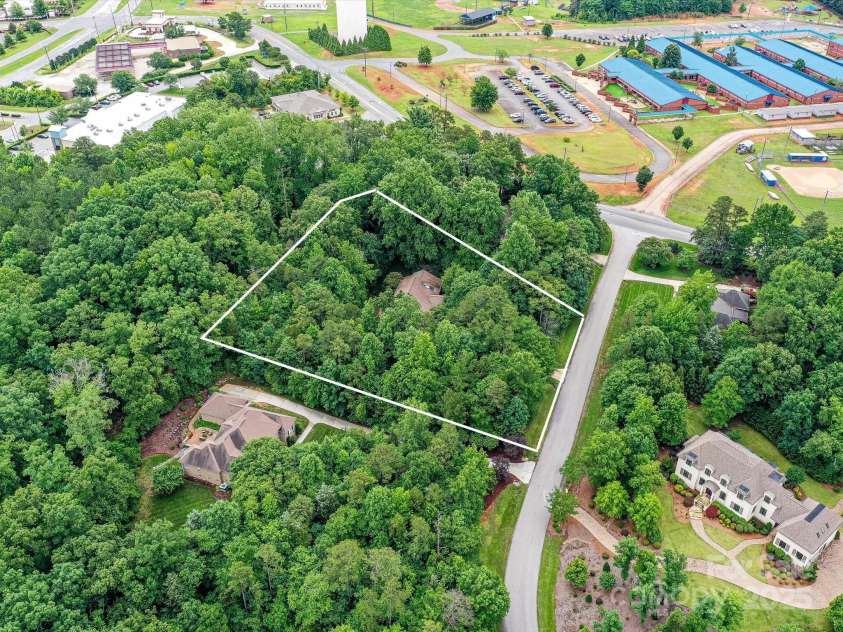 218 Point Carpenter Road, Fort Mill, SC 29707.  MLS# CAR4259667, YatesRealty ID 16564. 