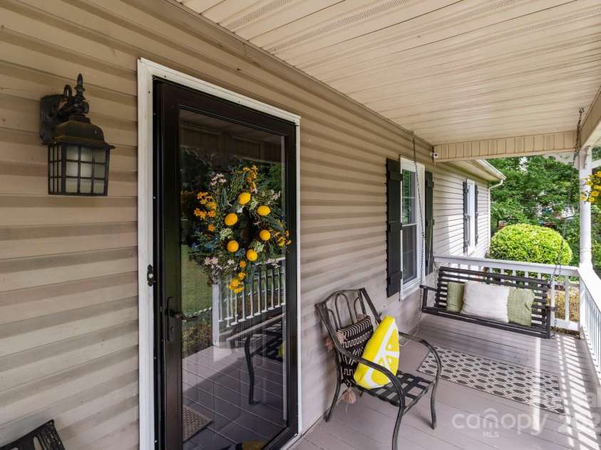 716 Mooresville Road, Salisbury, NC 28144.  MLS# CAR4264419, YatesRealty ID 16565. 