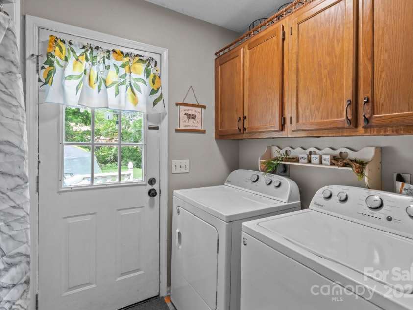 716 Mooresville Road, Salisbury, NC 28144.  MLS# CAR4264419, YatesRealty ID 16565. 