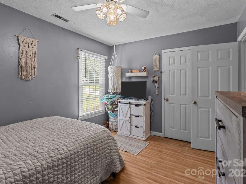 716 Mooresville Road, Salisbury, NC 28144.  MLS# CAR4264419, YatesRealty ID 16565. 