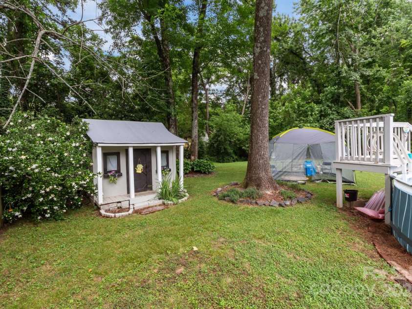 716 Mooresville Road, Salisbury, NC 28144.  MLS# CAR4264419, YatesRealty ID 16565. 
