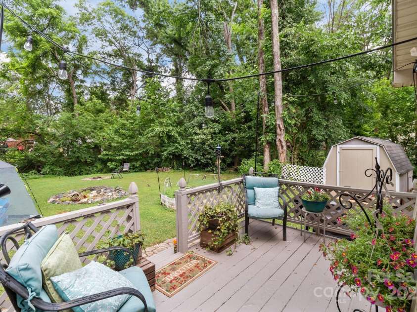 716 Mooresville Road, Salisbury, NC 28144.  MLS# CAR4264419, YatesRealty ID 16565. 