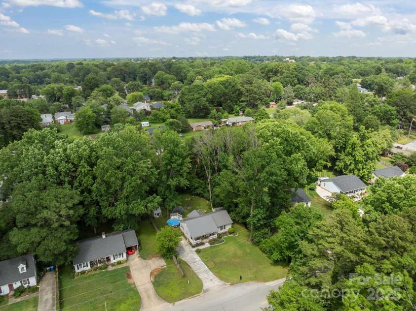 716 Mooresville Road, Salisbury, NC 28144.  MLS# CAR4264419, YatesRealty ID 16565. 