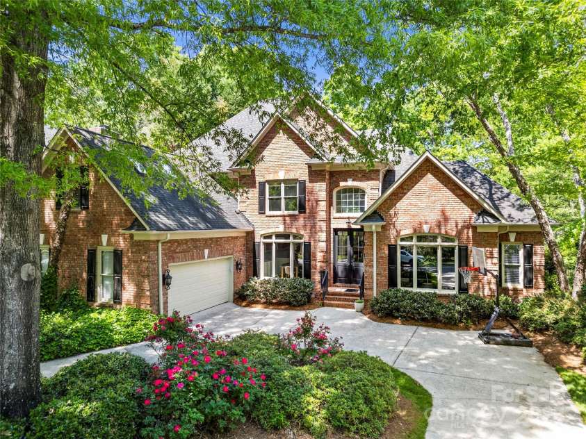 11510 Pine Valley Club Drive, Charlotte, NC 28277.  MLS# CAR4253560, YatesRealty ID 16566. 