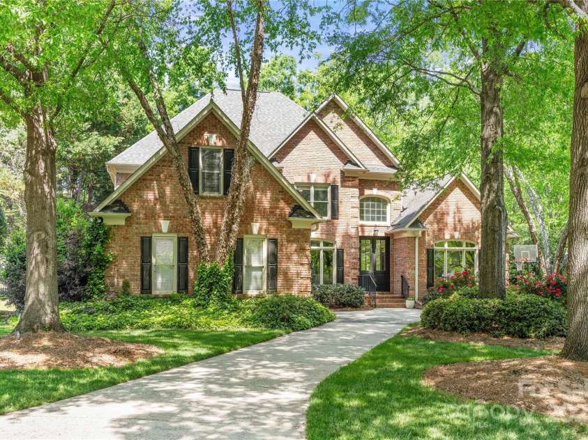 11510 Pine Valley Club Drive, Charlotte, NC 28277.  MLS# CAR4253560, YatesRealty ID 16566. 