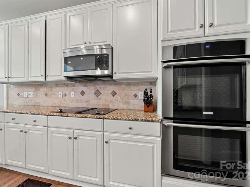 11510 Pine Valley Club Drive, Charlotte, NC 28277.  MLS# CAR4253560, YatesRealty ID 16566. 