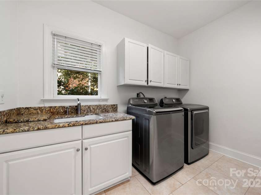 11510 Pine Valley Club Drive, Charlotte, NC 28277.  MLS# CAR4253560, YatesRealty ID 16566. 