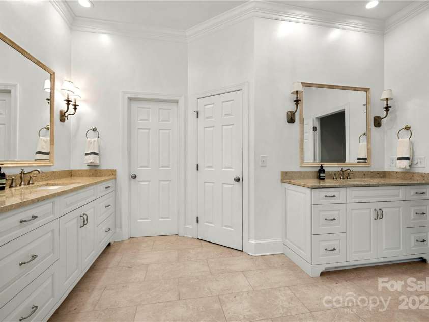11510 Pine Valley Club Drive, Charlotte, NC 28277.  MLS# CAR4253560, YatesRealty ID 16566. 