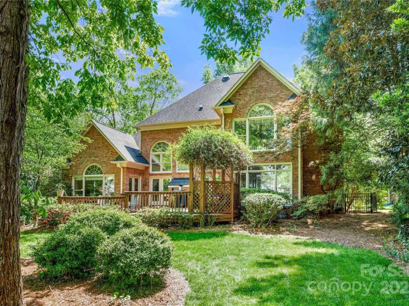 11510 Pine Valley Club Drive, Charlotte, NC 28277.  MLS# CAR4253560, YatesRealty ID 16566. 
