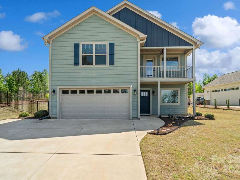 10270 Lakeshore Drive, Lancaster, SC 29720.  MLS# CAR4240067, YatesRealty ID 16567. Front Exterior