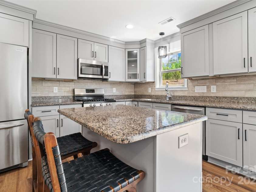 10270 Lakeshore Drive, Lancaster, SC 29720.  MLS# CAR4240067, YatesRealty ID 16567. Kitchen