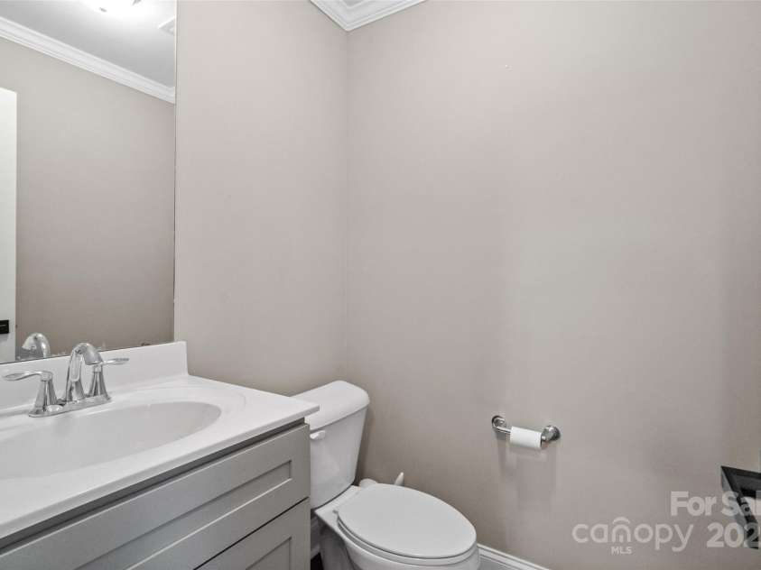 10270 Lakeshore Drive, Lancaster, SC 29720.  MLS# CAR4240067, YatesRealty ID 16567. Main Level Half Bathroom