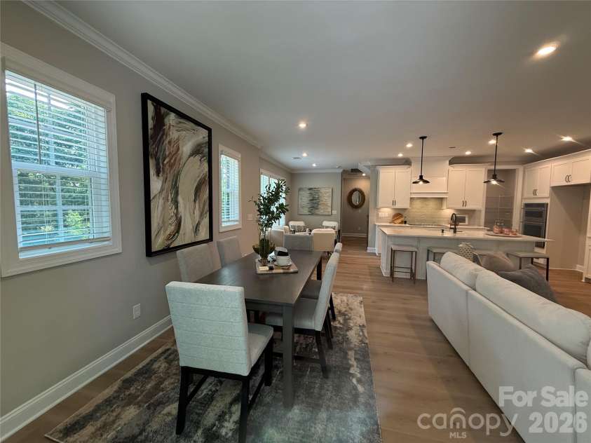 12015 Lavinia Lane, Charlotte, NC 28277.  MLS# CAR4375413, YatesRealty ID 16568. Representation of dining