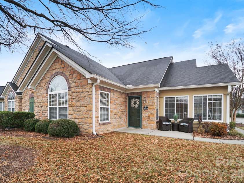 5518 Prosperity View Drive, Charlotte, NC 28269.  MLS# CAR4333321, YatesRealty ID 16568. 