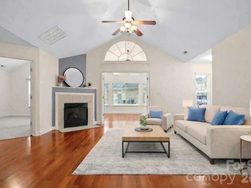 5518 Prosperity View Drive, Charlotte, NC 28269.  MLS# CAR4333321, YatesRealty ID 16568. Virtually staged living room 