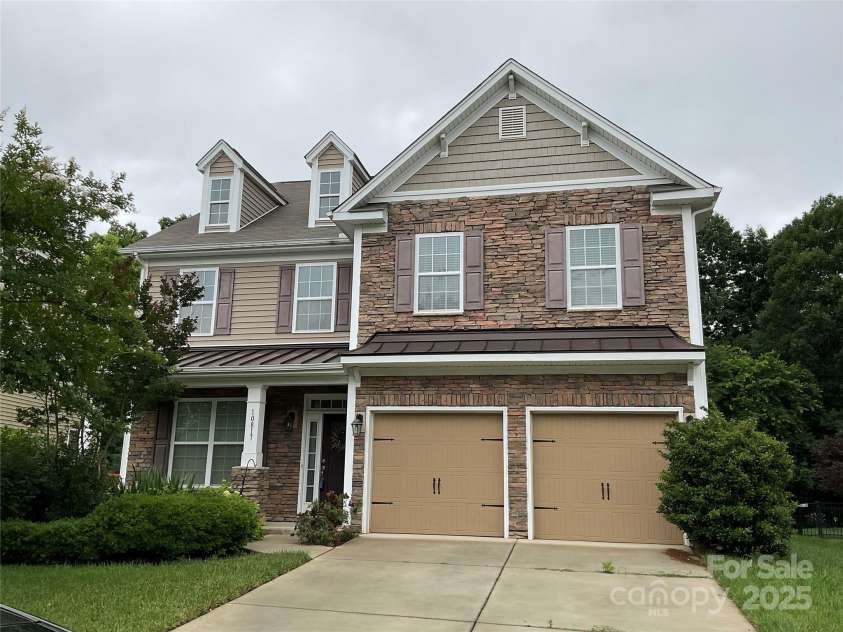 10817 Bere Island Drive, Charlotte, NC 28278.  MLS# CAR4256384, YatesRealty ID 16569. 