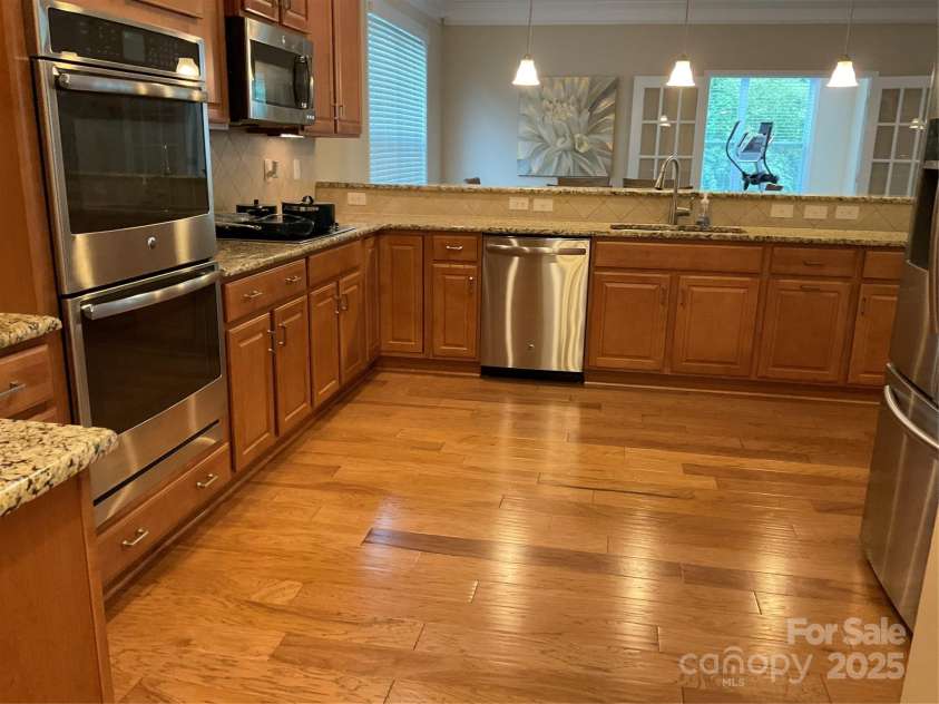 10817 Bere Island Drive, Charlotte, NC 28278.  MLS# CAR4256384, YatesRealty ID 16569. 