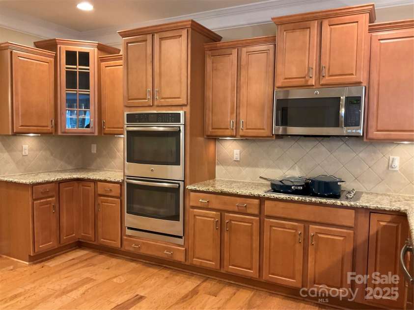 10817 Bere Island Drive, Charlotte, NC 28278.  MLS# CAR4256384, YatesRealty ID 16569. 
