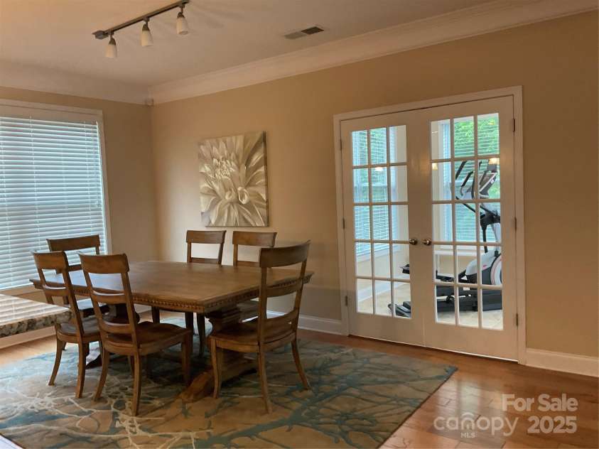 10817 Bere Island Drive, Charlotte, NC 28278.  MLS# CAR4256384, YatesRealty ID 16569. 